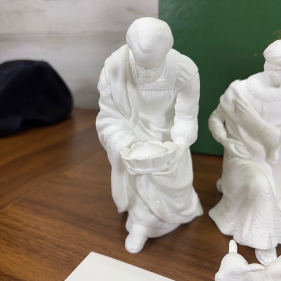 Lenox The Nativity Porcelain Set with Original Box and Certs lot of 7 1990's - Picture 2 of 15